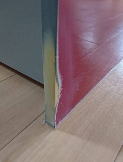 樹脂パテ形成、欠損した箇所を再生中です。