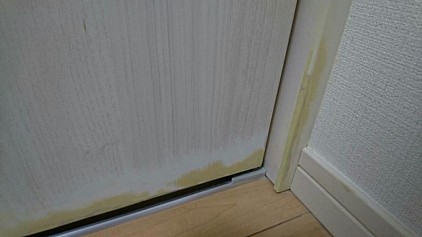 神奈川県横浜市、横須賀市、鎌倉市、関東地域対応いたします。ハムスターによる扉や枠、木部の齧りキズ補修料金 (技術料金＋材料費)キズ凹み1箇所 ・10cm以内 36,000円から ・15cm以内 45,000円から ・15cm以上の破損は現地確認となります。部屋じゅうに噛みキズ多数の場合は1箇所単価を下げて、さらに合計金額からもお値引きいたします。LINE概算お見積り、現地お見積り対応いたします。